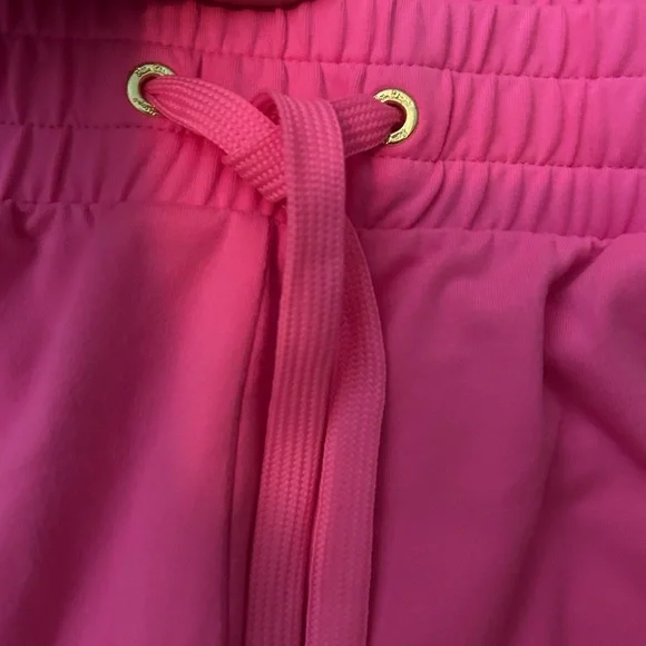 EUC Lilly Pulitzer Vibrant Roxie Pink Lillibeth SPF 50+ Joggers, Size Medium - Picture 14 of 16